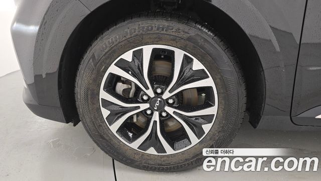 Kia Canival 2023 — photo 5