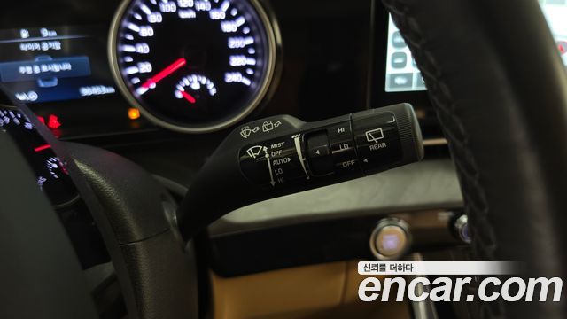 Kia Canival 2023 — photo 18