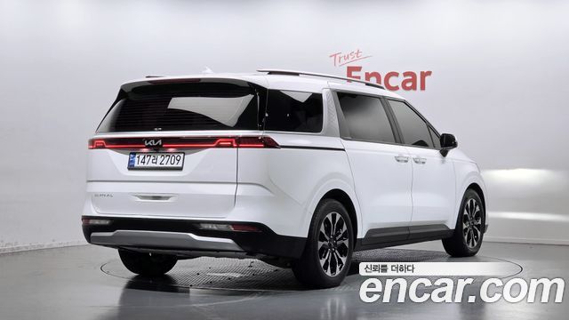 Kia Canival 2022 — photo 2