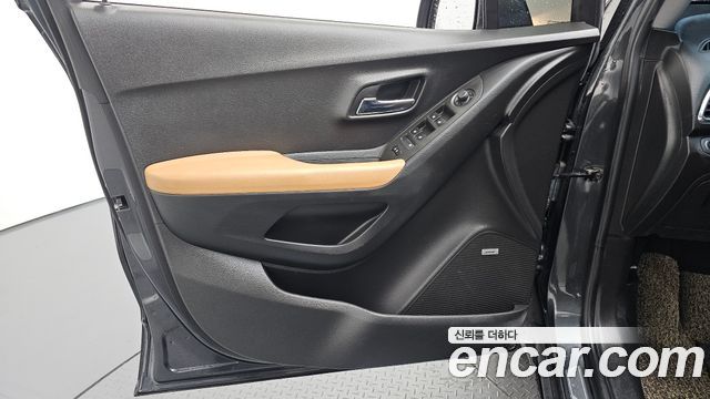 Chevrolet Korea Trax 2017 — photo 14