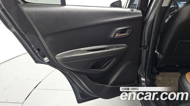 Chevrolet Korea Trax 2017 — photo 15