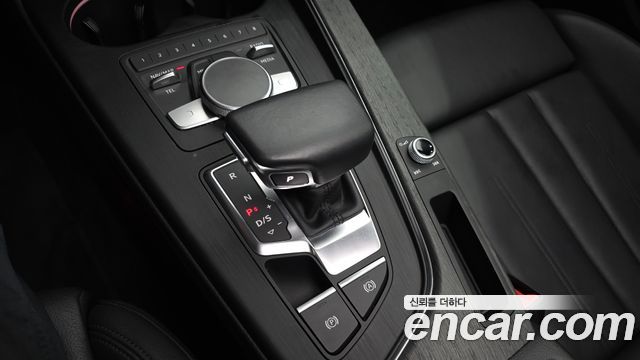Audi A4 2019 — photo 12