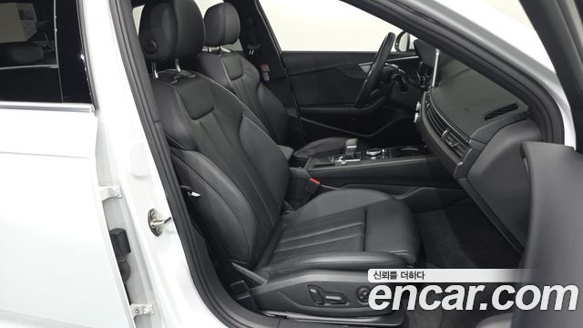 Audi A4 2019 — photo 17