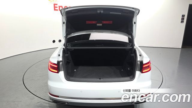 Audi A4 2019 — photo 26