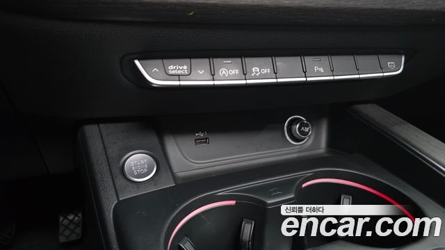 Audi A4 2019 — photo 31