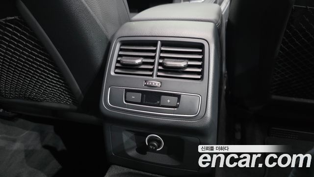 Audi A4 2019 — photo 32