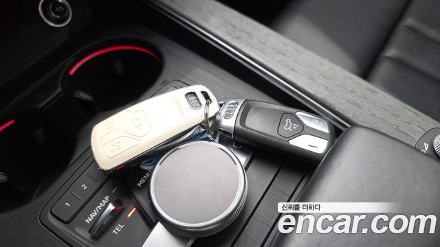 Audi A4 2019 — photo 34