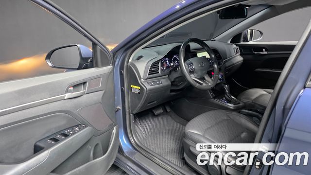 Hyundai AVANTE 2019 — photo 13