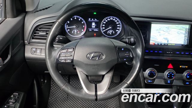Hyundai AVANTE 2019 — photo 19