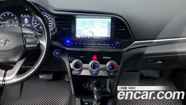 Hyundai AVANTE 2019 — photo 20