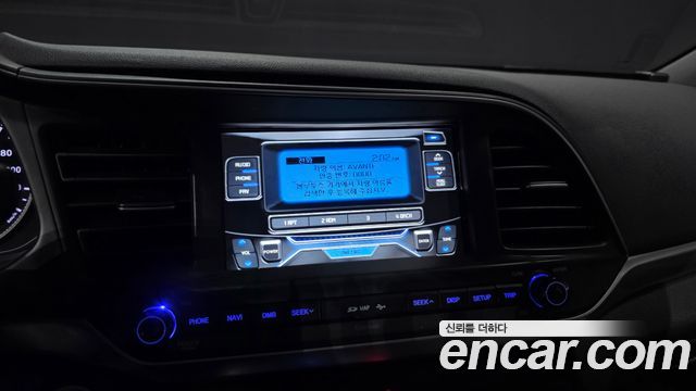 Hyundai AVANTE 2019 — photo 22