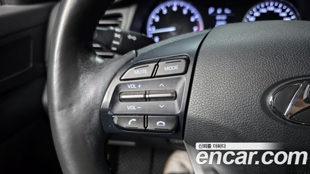 Hyundai AVANTE 2019 — photo 29