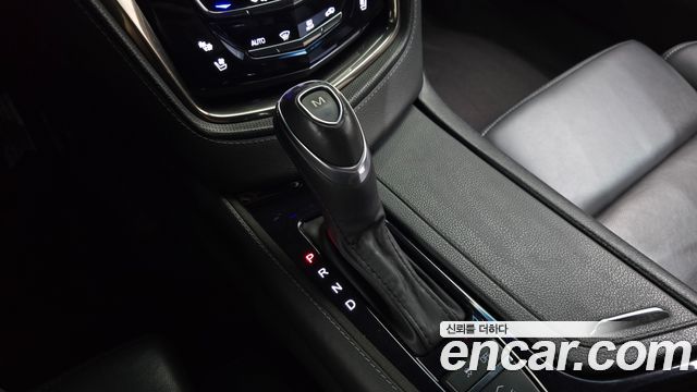 Cadillac CTS 2018 — photo 12