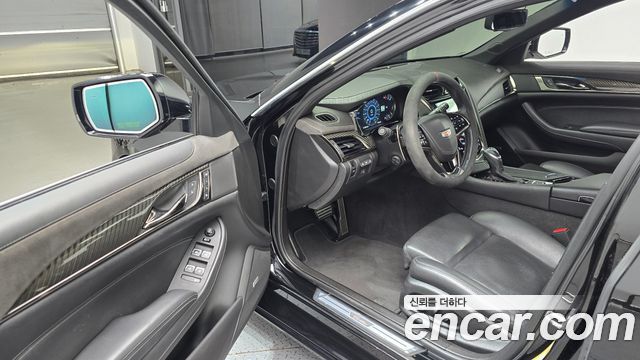 Cadillac CTS 2018 — photo 13