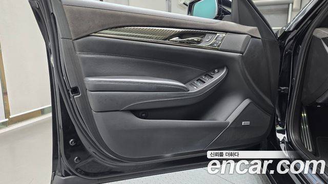 Cadillac CTS 2018 — photo 14