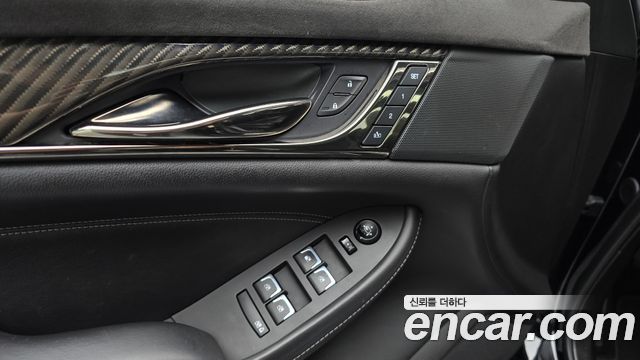 Cadillac CTS 2018 — photo 28