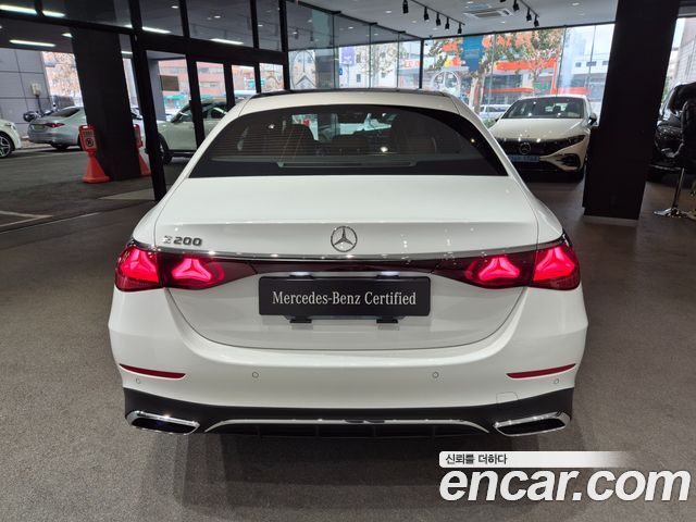 Mercedes-Benz E-Class 2026 — photo 4