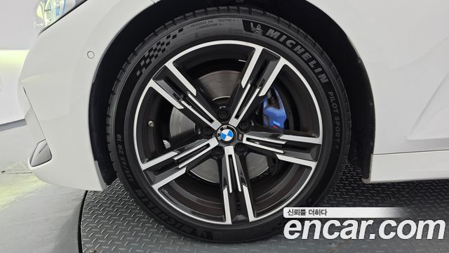 BMW 3-Series 2023 — photo 5