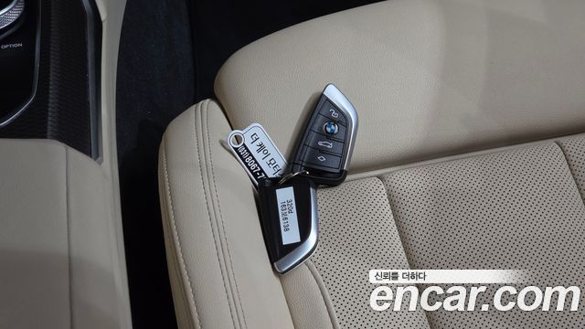 BMW 3-Series 2023 — photo 21