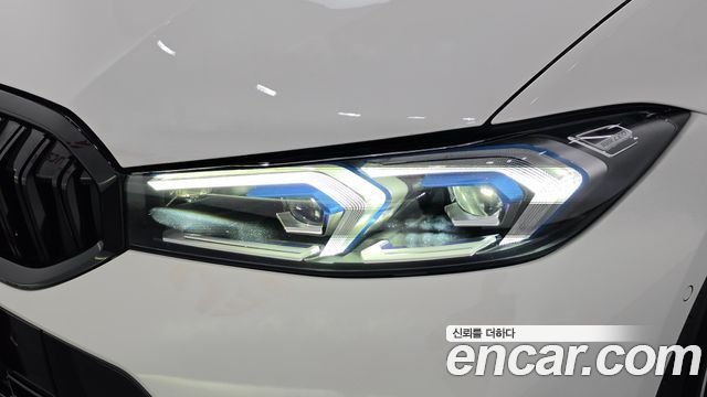 BMW 3-Series 2023 — photo 8
