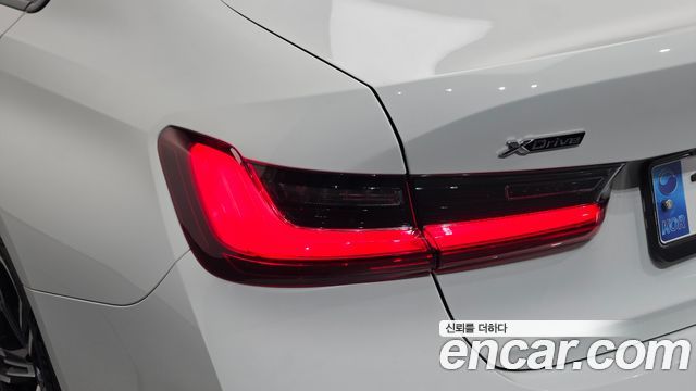 BMW 3-Series 2023 — photo 9