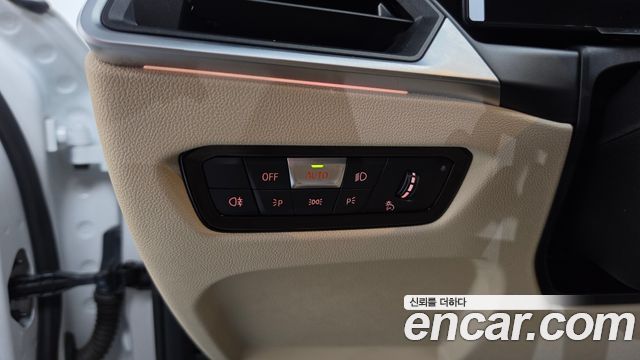 BMW 3-Series 2023 — photo 29