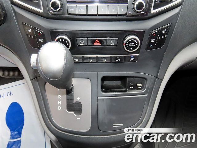 Hyundai Starex 2019 — photo 11