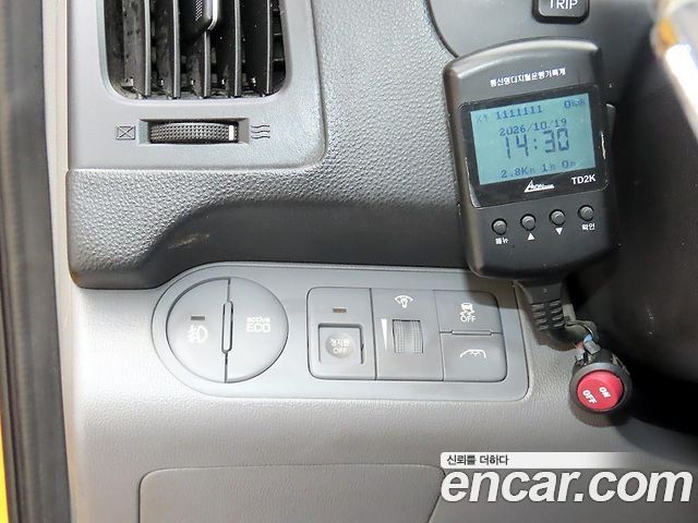 Hyundai Starex 2019 — photo 12