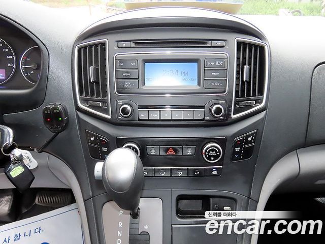 Hyundai Starex 2019 — photo 13