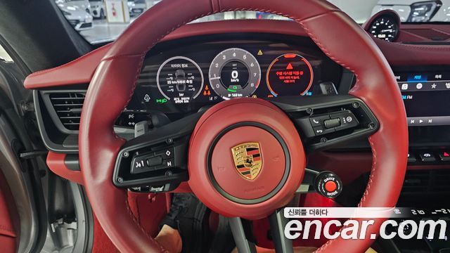 Porsche 911 2025 — photo 13