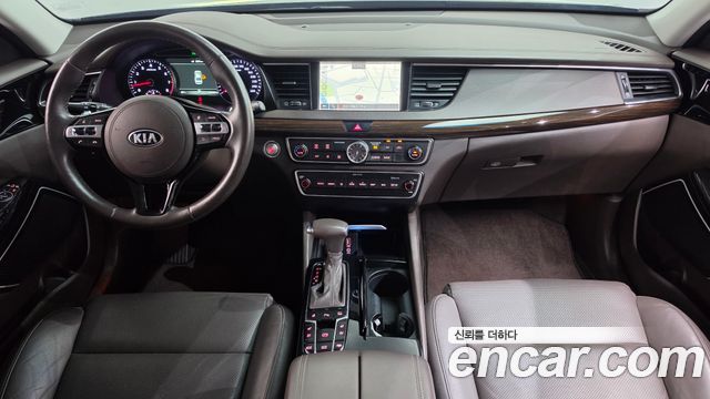 Kia K7 2018 — photo 10