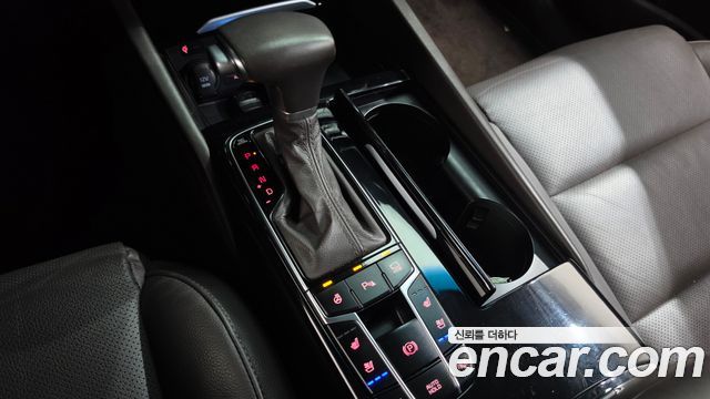 Kia K7 2018 — photo 12