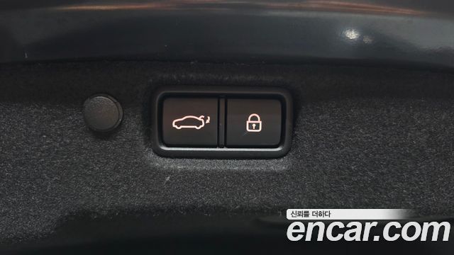 Kia K7 2018 — photo 22