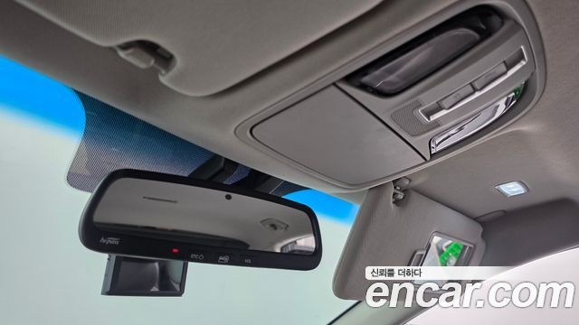 Kia K7 2018 — photo 25