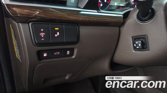 Kia K7 2018 — photo 26