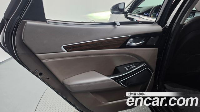 Kia K7 2018 — photo 15