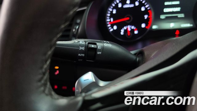 Kia K7 2018 — photo 28