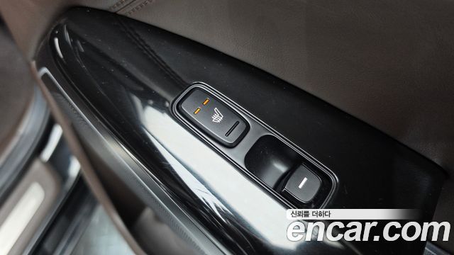 Kia K7 2018 — photo 29