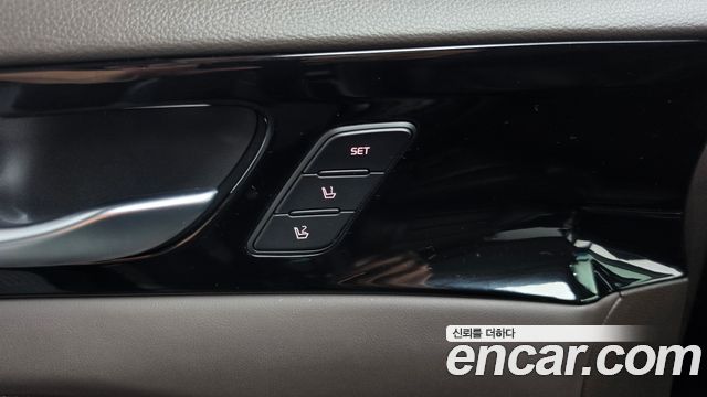 Kia K7 2018 — photo 30