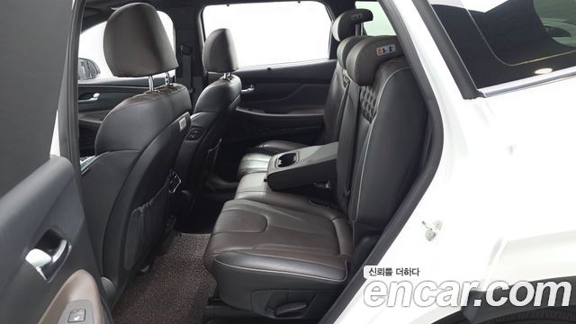 Hyundai Santafe 2021 — photo 18