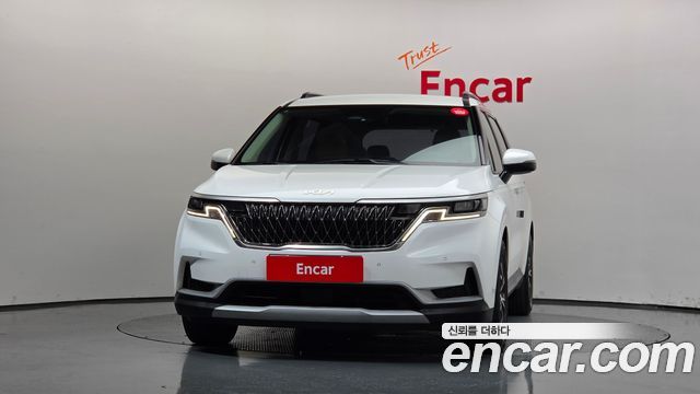 Kia Canival 2023 — photo 3