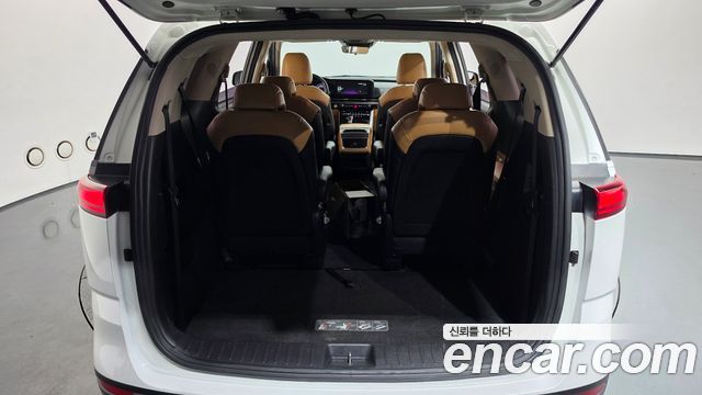 Kia Canival 2023 — photo 24