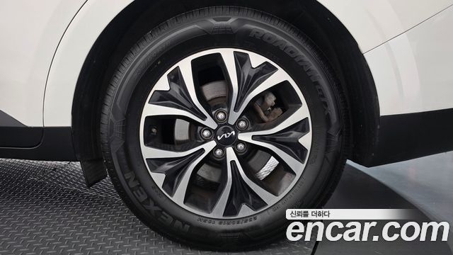 Kia Canival 2023 — photo 7