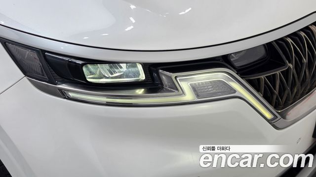 Kia Canival 2023 — photo 8