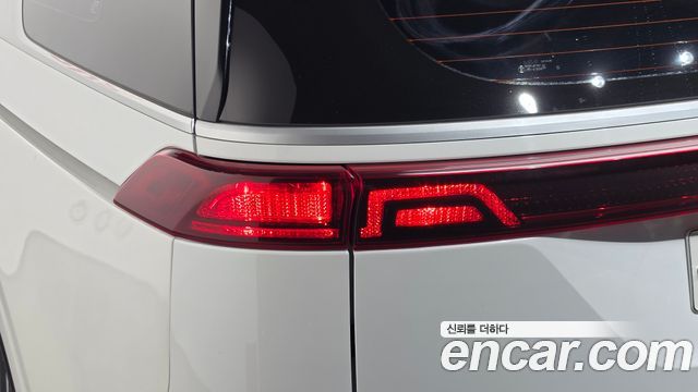 Kia Canival 2023 — photo 9