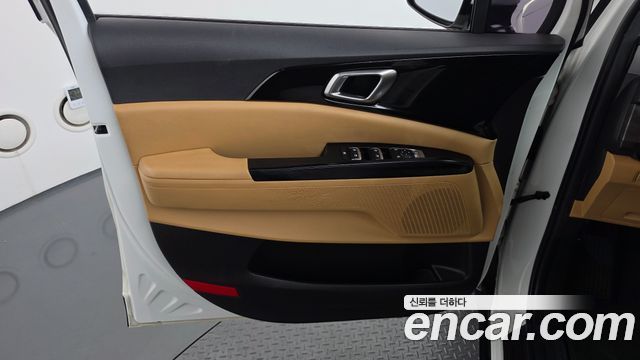 Kia Canival 2023 — photo 14