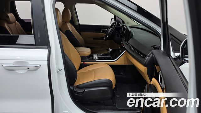 Kia Canival 2023 — photo 16