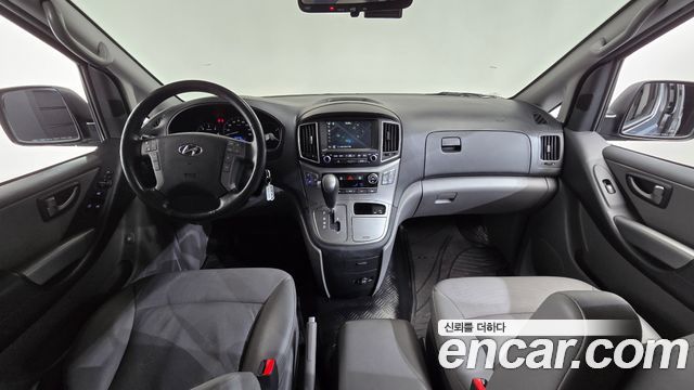 Hyundai Starex 2018 — photo 10