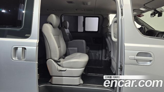 Hyundai Starex 2018 — photo 17