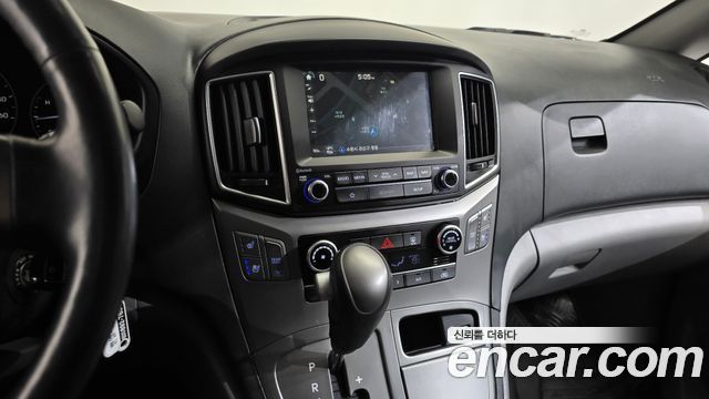 Hyundai Starex 2018 — photo 19